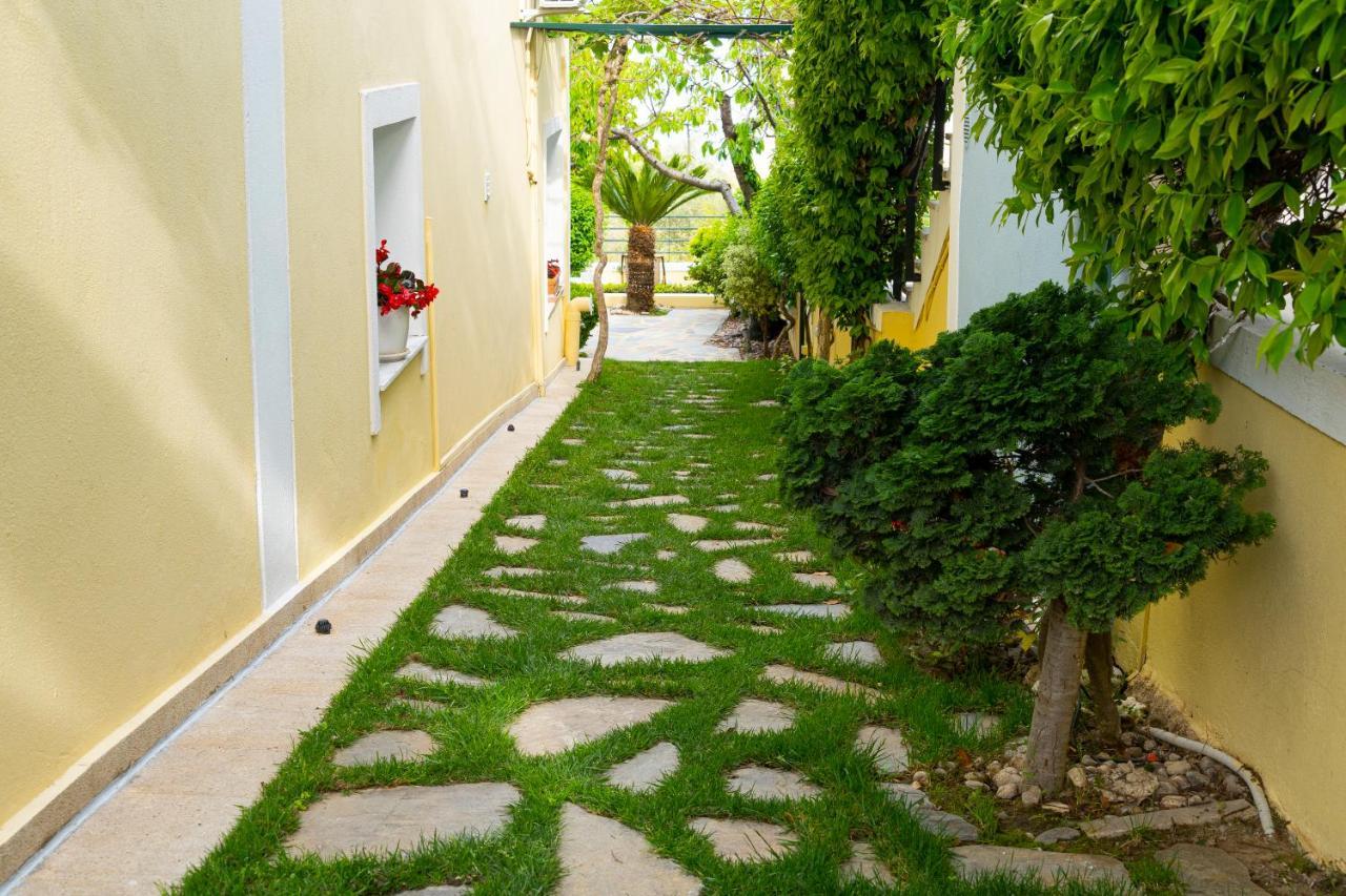 Sea Path Apartment PalaiónTsiflíkion Exterior foto